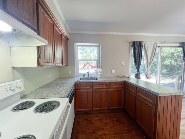 Building Photo - 3730 Forest Glen Dr