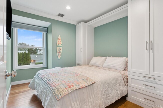 Building Photo - 50 Hubbard Ln