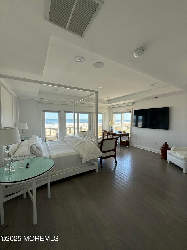 Building Photo - 31 Riviera Dr