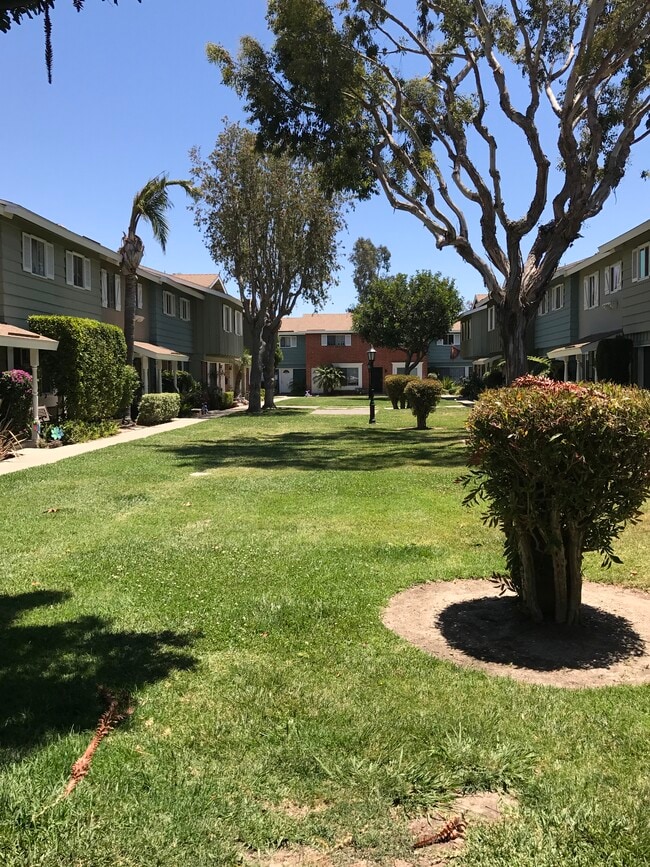 Building Photo - 9660 Durham Dr