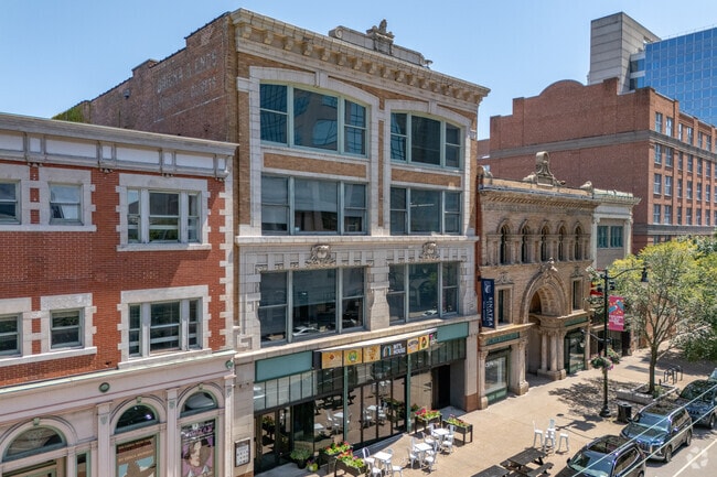 Building Photo - 625 Main Street