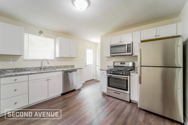 Building Photo - 1211 Main St