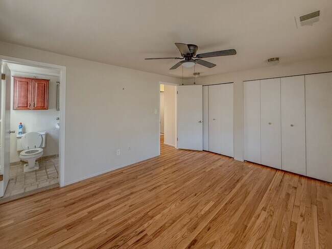 Building Photo - 2710 Pendleton Dr