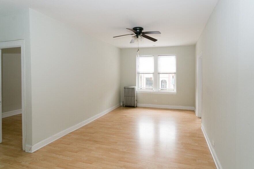 Building Photo - 4856 N Damen Ave