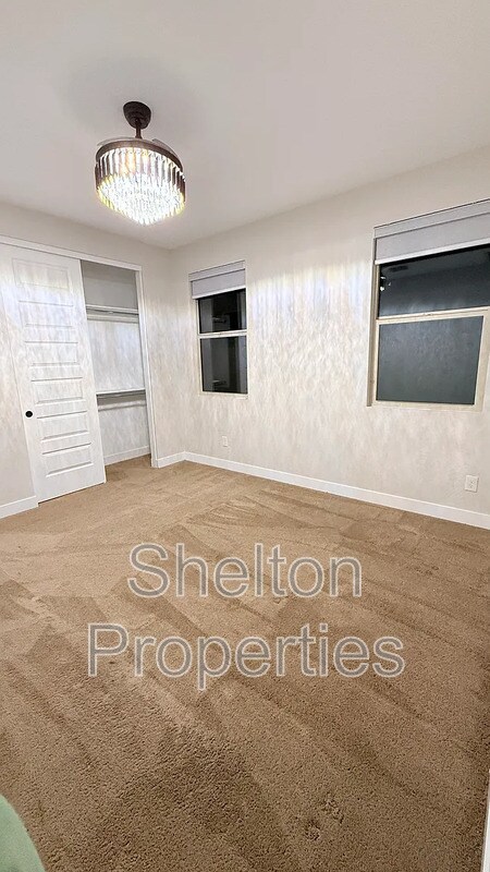 Building Photo - 5229 N 79th Dr