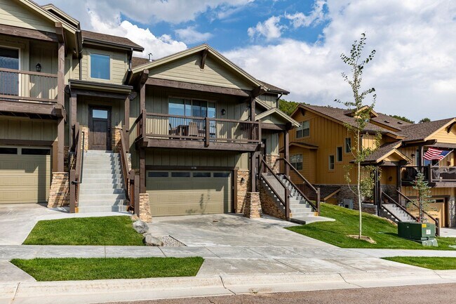 Building Photo - Fully Furnished Luxury Home in Black Rock ...
