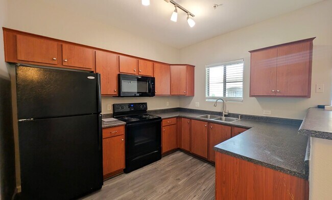 Building Photo - 1 Bedroom Condo in the Solana Townhome Community Near E Baseline Rd and S Higley Rd!