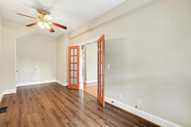 Building Photo - 222 Sterrett Ave