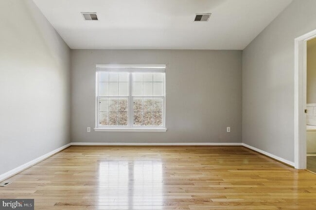 Building Photo - 20801 Shamrock Glen Cir