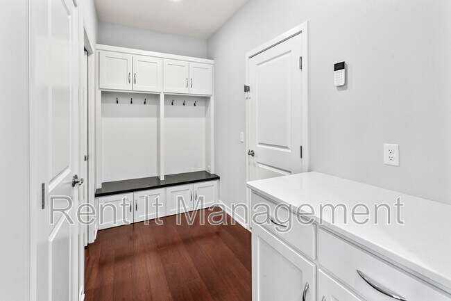 Building Photo - 18765 Larimore St