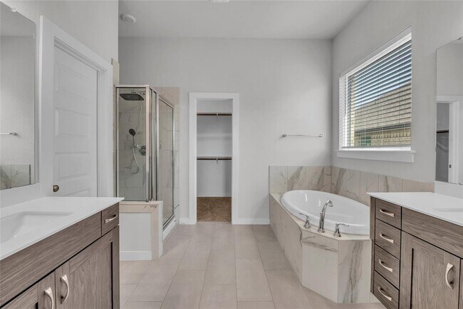 Building Photo - 125 High Plains Dr