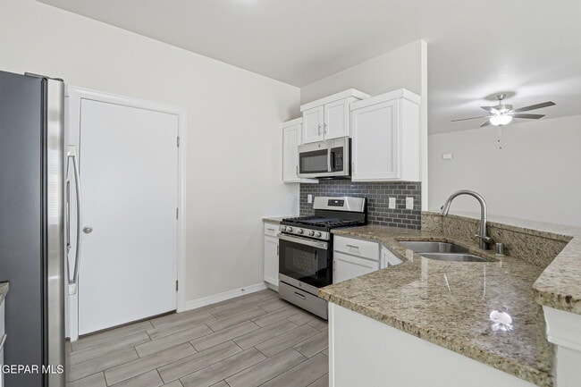 Building Photo - 11965 Mountains Pl