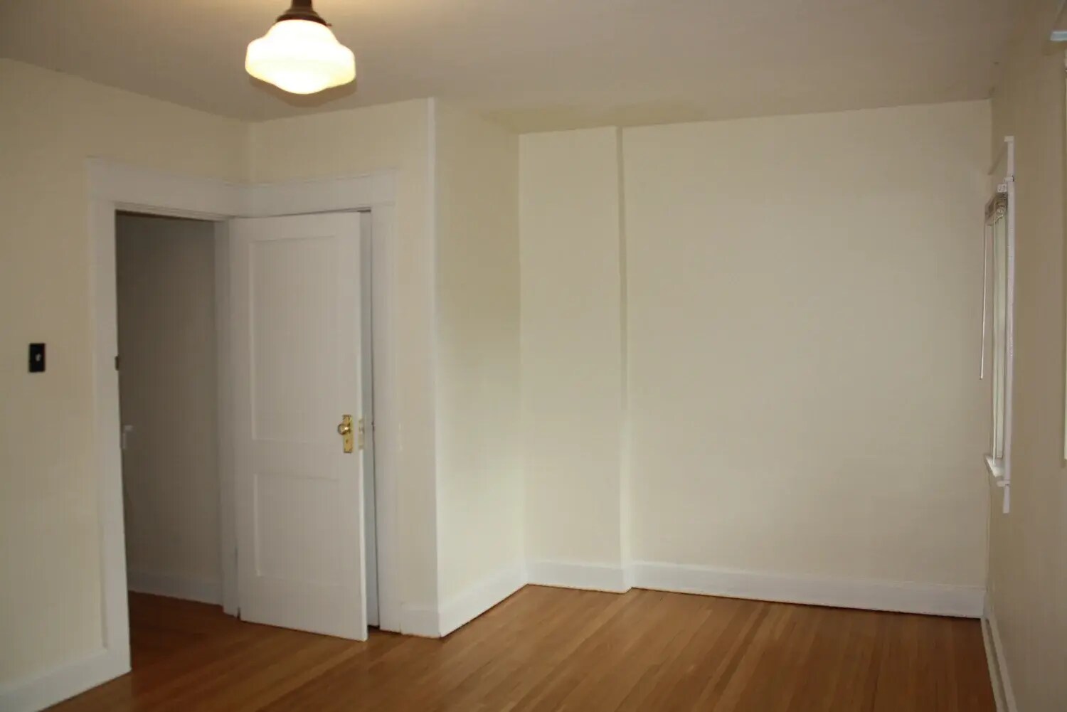 Building Photo - 703 S Woodlawn Ave