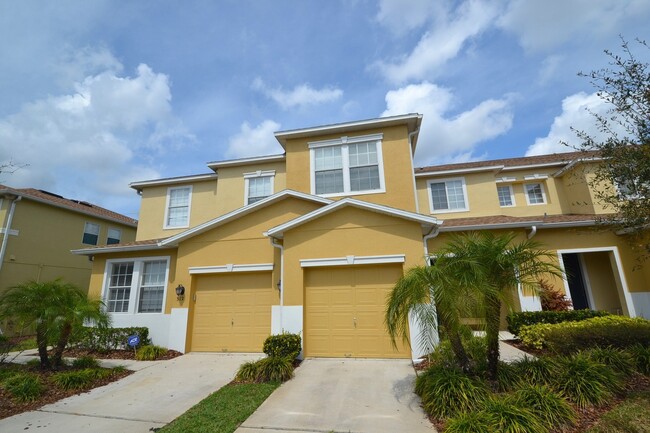 Building Photo - Gorgeous 3/2.5 Townhome in Gated Community...