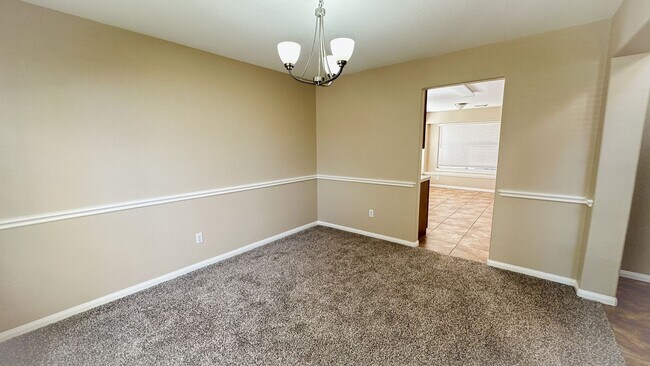 Building Photo - Charming 3-Bedroom Home Just Minutes from ...
