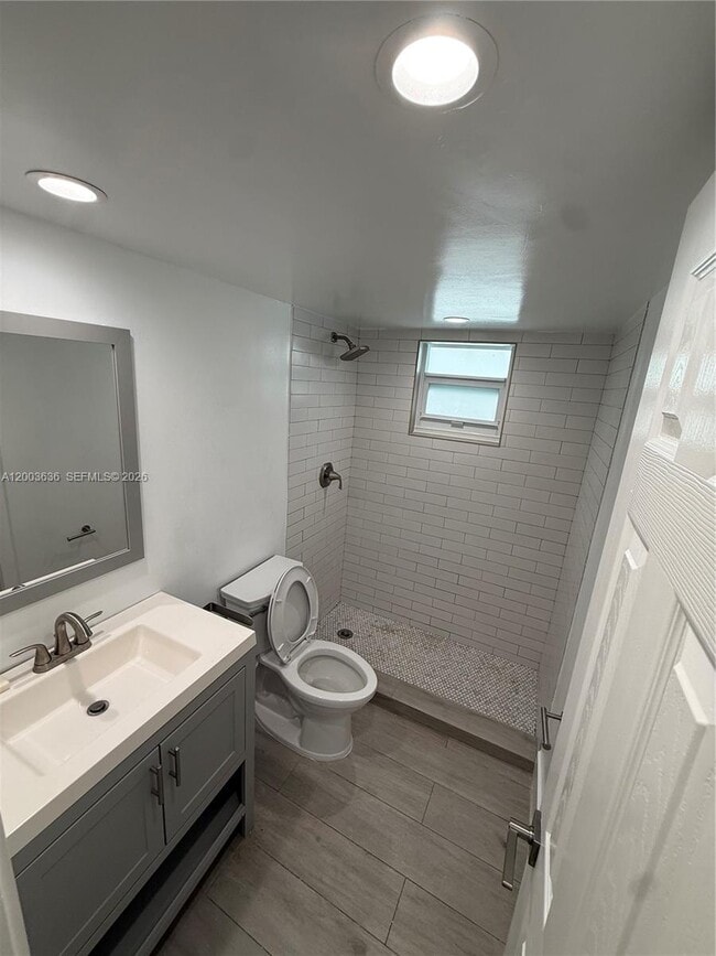 Building Photo - 200 Galen Dr