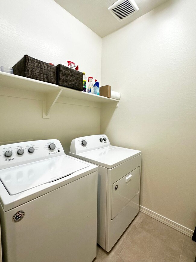 Building Photo - BEAUTIFUL VERRADO 3 BEDROOM PLUS DEN WITH ...