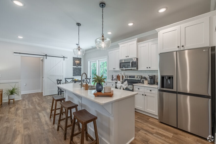 2BR, 2BA - The Roderick - 1,265SF - Kitchen - Newport Station