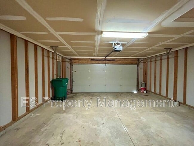 Building Photo - 7822 Crooked Meadows Dr