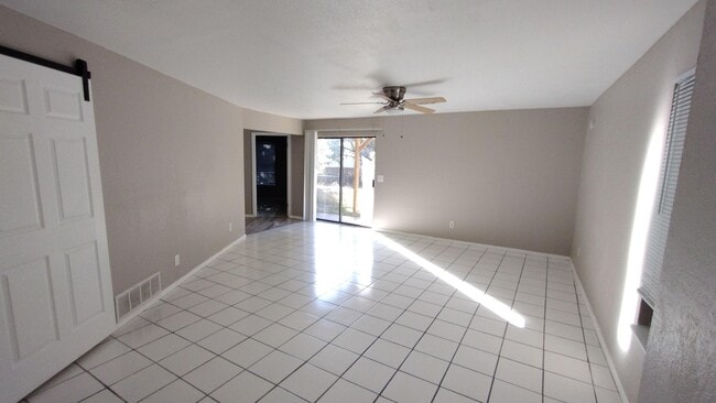 Building Photo - 4015 Apache Cir