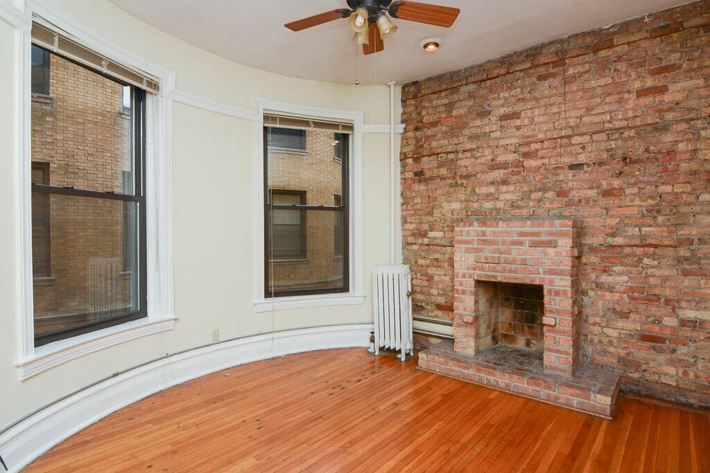Building Photo - 1225 N Dearborn St