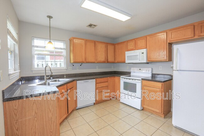 Building Photo - 3711 SW Hansom Loop