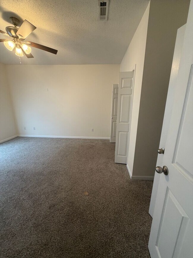 Building Photo - 209 Camden Drive