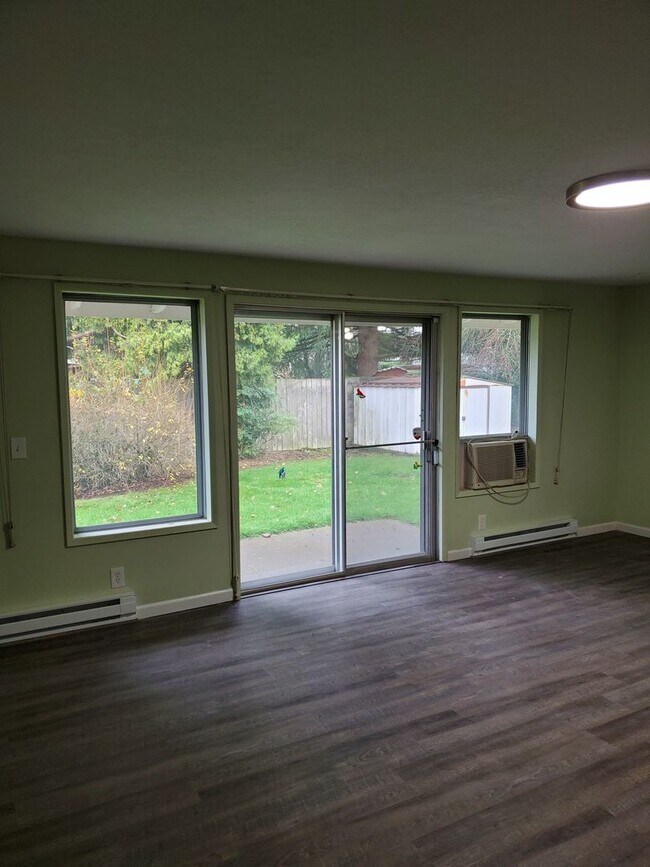 Building Photo - 3BD / 1.5BA Completely Remodeled Ranch wit...