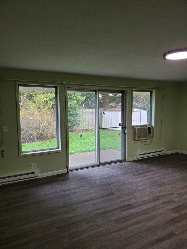 Building Photo - 3bd/1.5ba Completely Remodeled House with ...