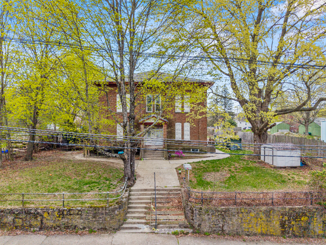 Primary Photo - 139 Boswell Ave
