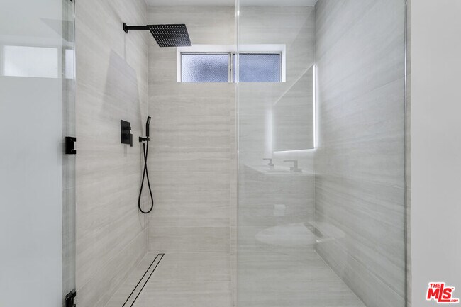 Building Photo - 10630 Wilkins Ave