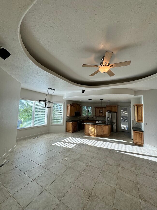 Kitchen/dining room - 134 S 1160 West Cir