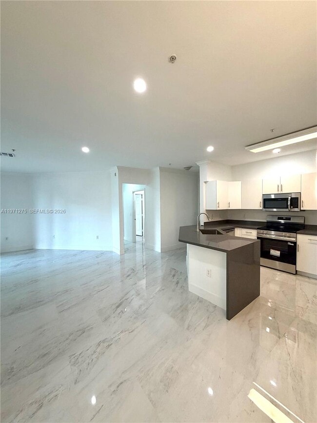 Building Photo - 4402 SW 160th Ave