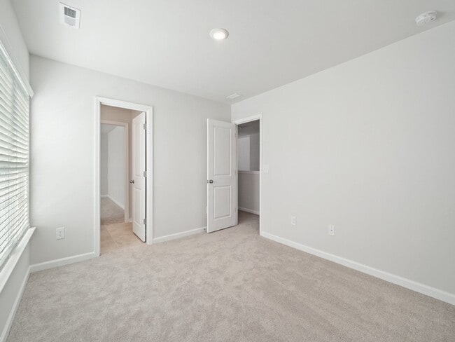 Building Photo - Beautiful Almost New Home with 5 Bedroom & 4.5 Baths