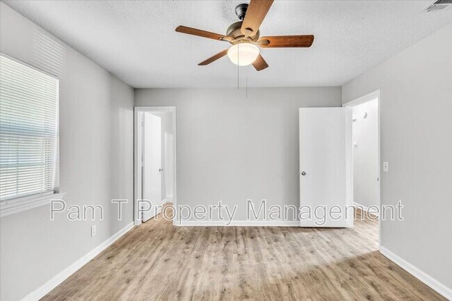 Building Photo - 235 Bordeaux Ln