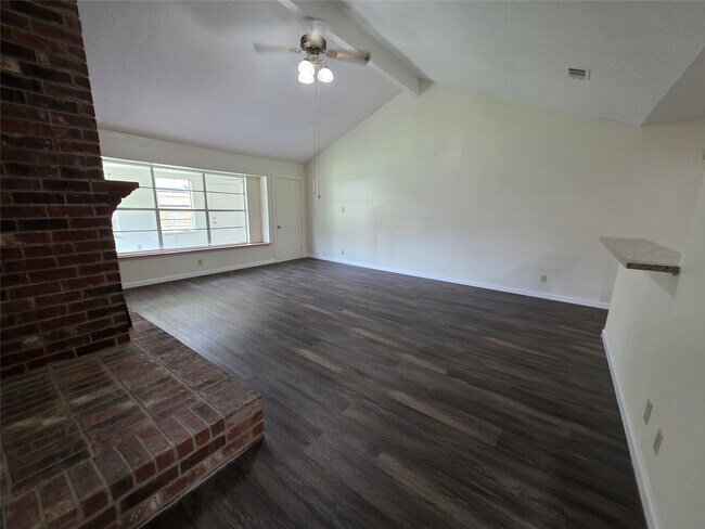 Building Photo - 4860 Kentington Dr