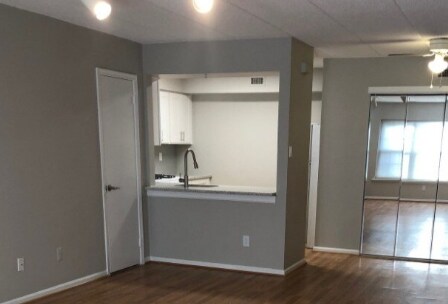 Building Photo - 313 Glen Ln