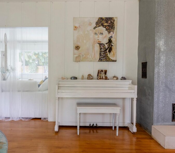 Building Photo - 750 NE 120th St