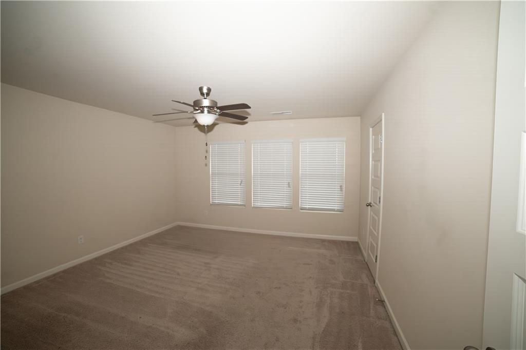 Building Photo - 376 Pernell