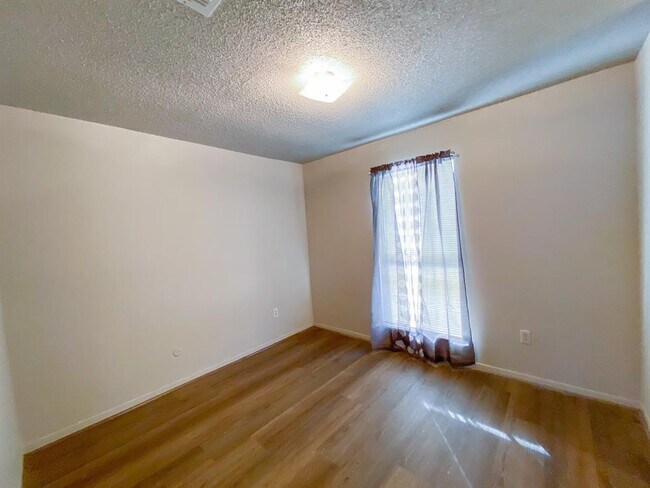 Building Photo - 11685 Alief Clodine Rd