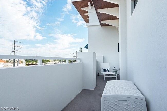 Building Photo - 101 8th St S