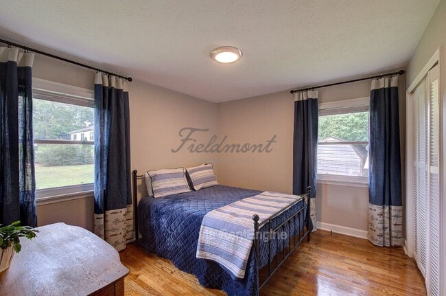 Building Photo - 301 Bannister St