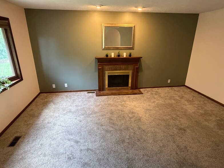 Building Photo - 5212 Bison Dr