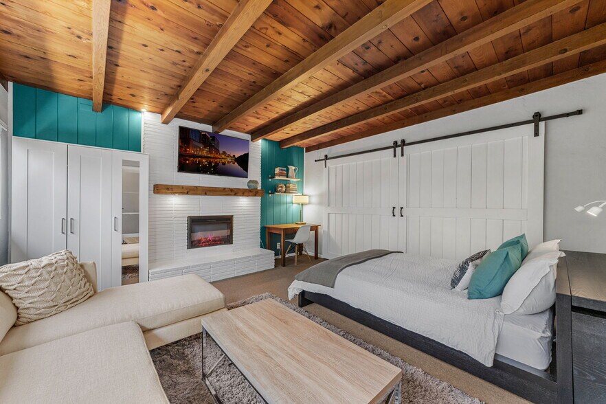 Building Photo - 4759 Baylor Dr