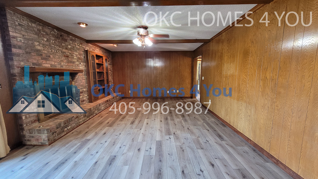 Building Photo - 3 Bed with Lake Hefner View