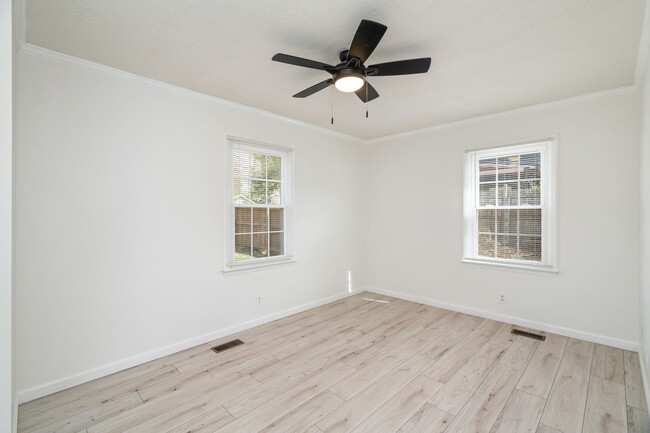 Building Photo - 331 Sarvis Dr