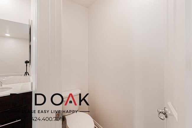 Building Photo - 14430 Strawberry Ln