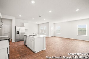 Building Photo - 6003 James Bowie