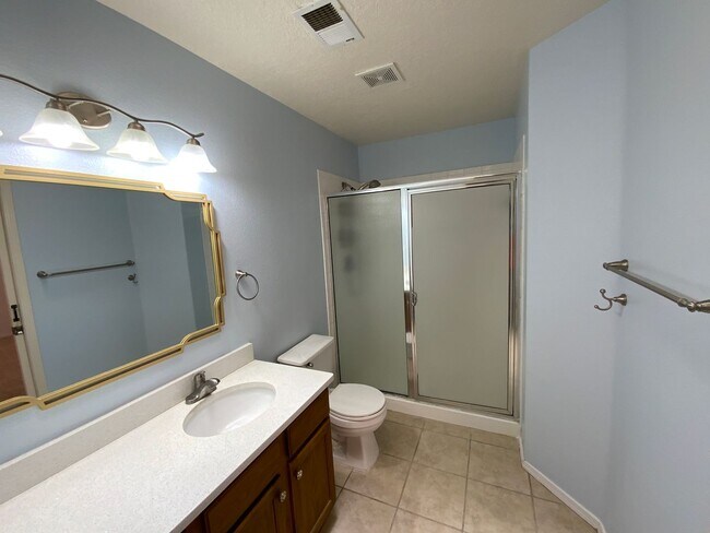 Building Photo - 3 Bedroom Single Story Home Available Near...