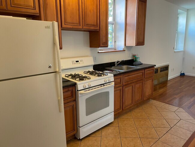 Primary Photo - 15 Belmont Ave